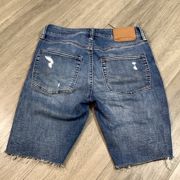 American Eagle Blue Distressed Straight Leg Stretch Denim Shorts  size 28 - Picture 2 of 12